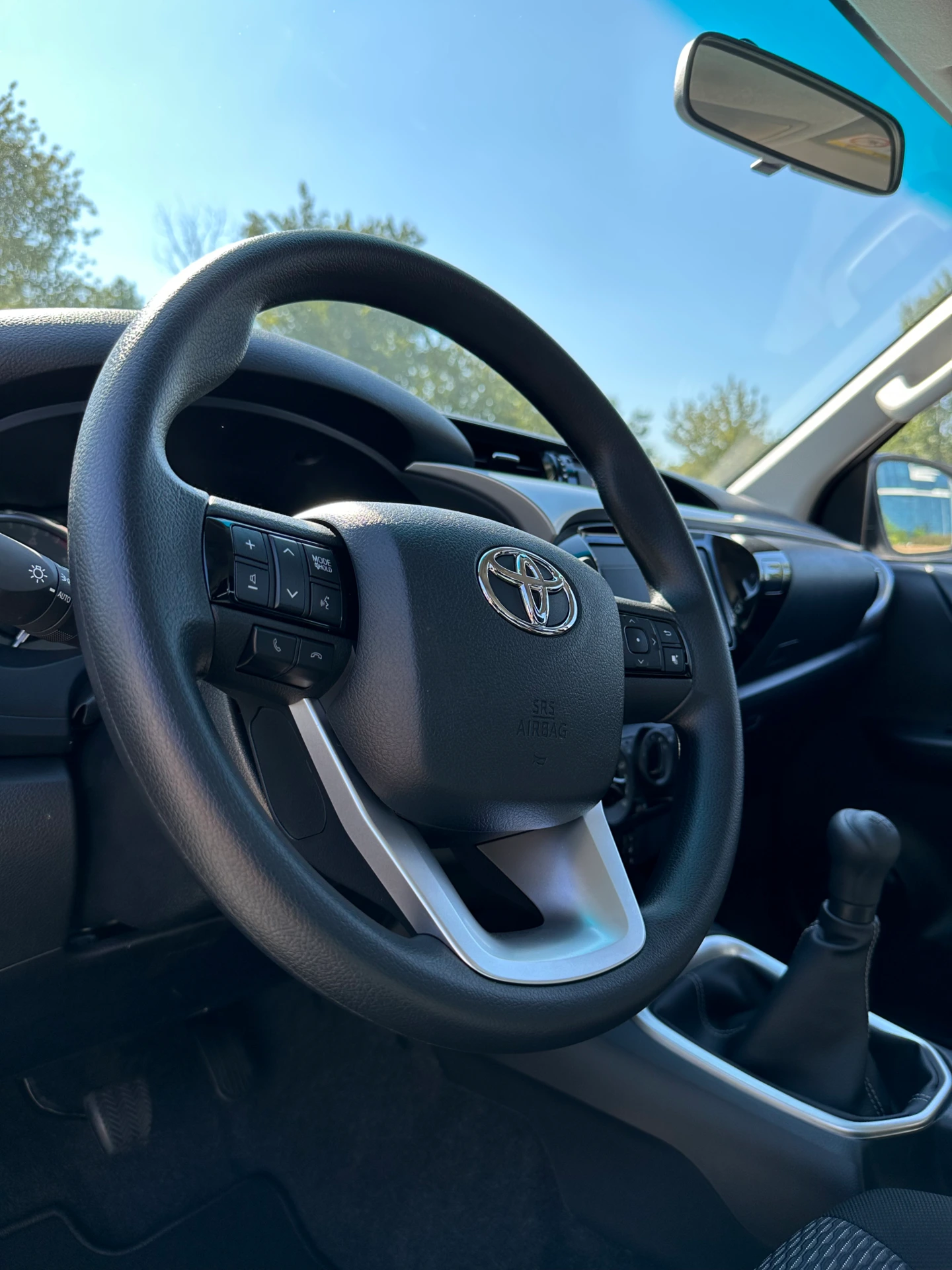 прокат Toyota Hilux фото 4