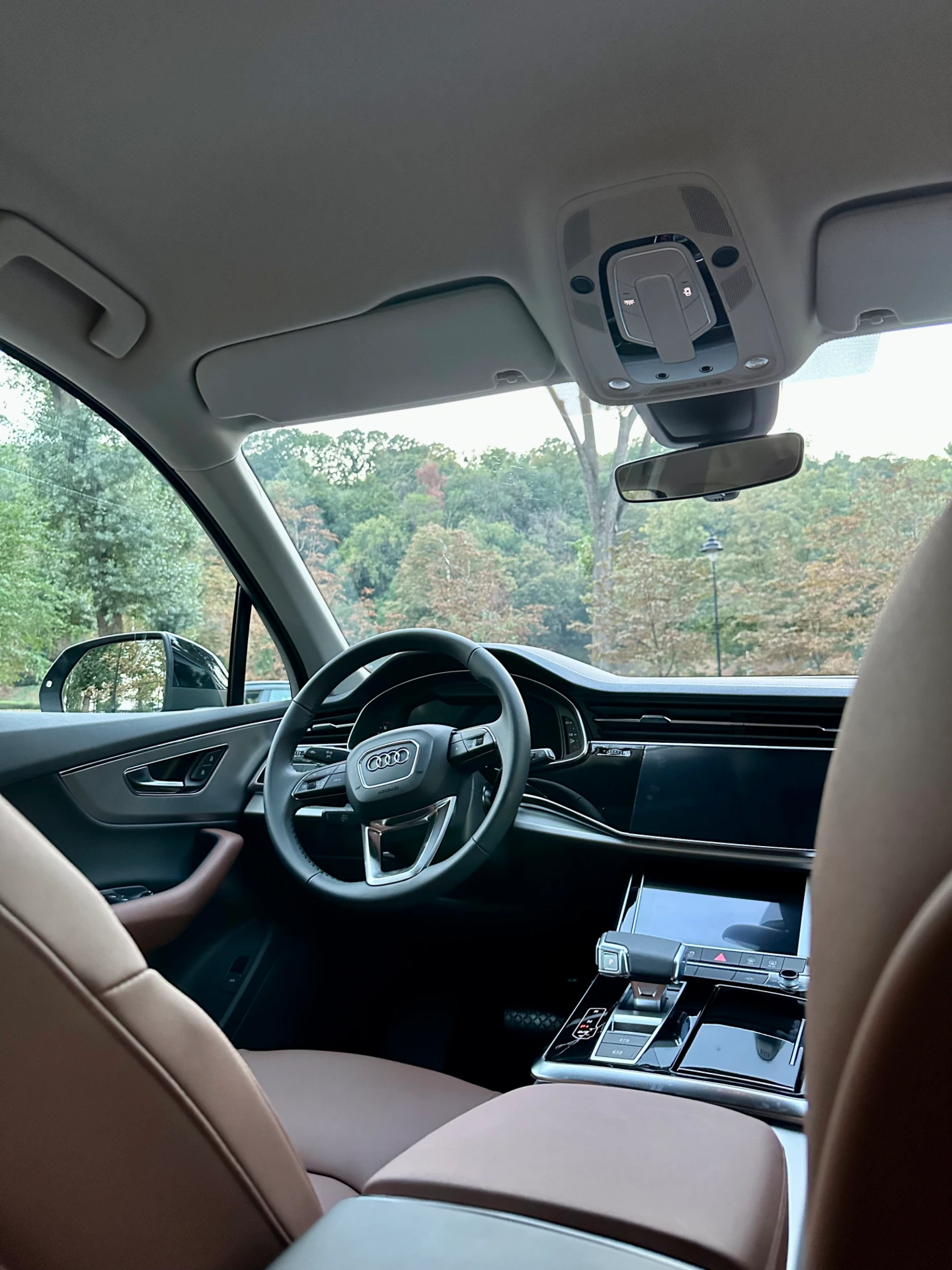 renting Audi Q7 image 4