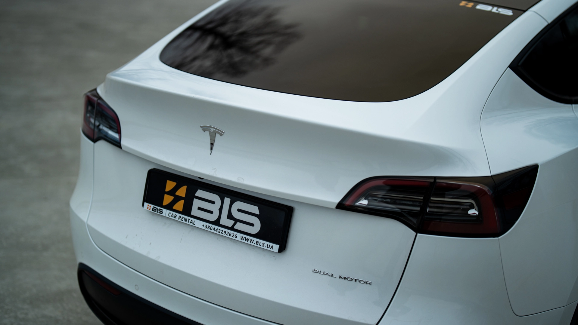 прокат Tesla Model Y фото 4