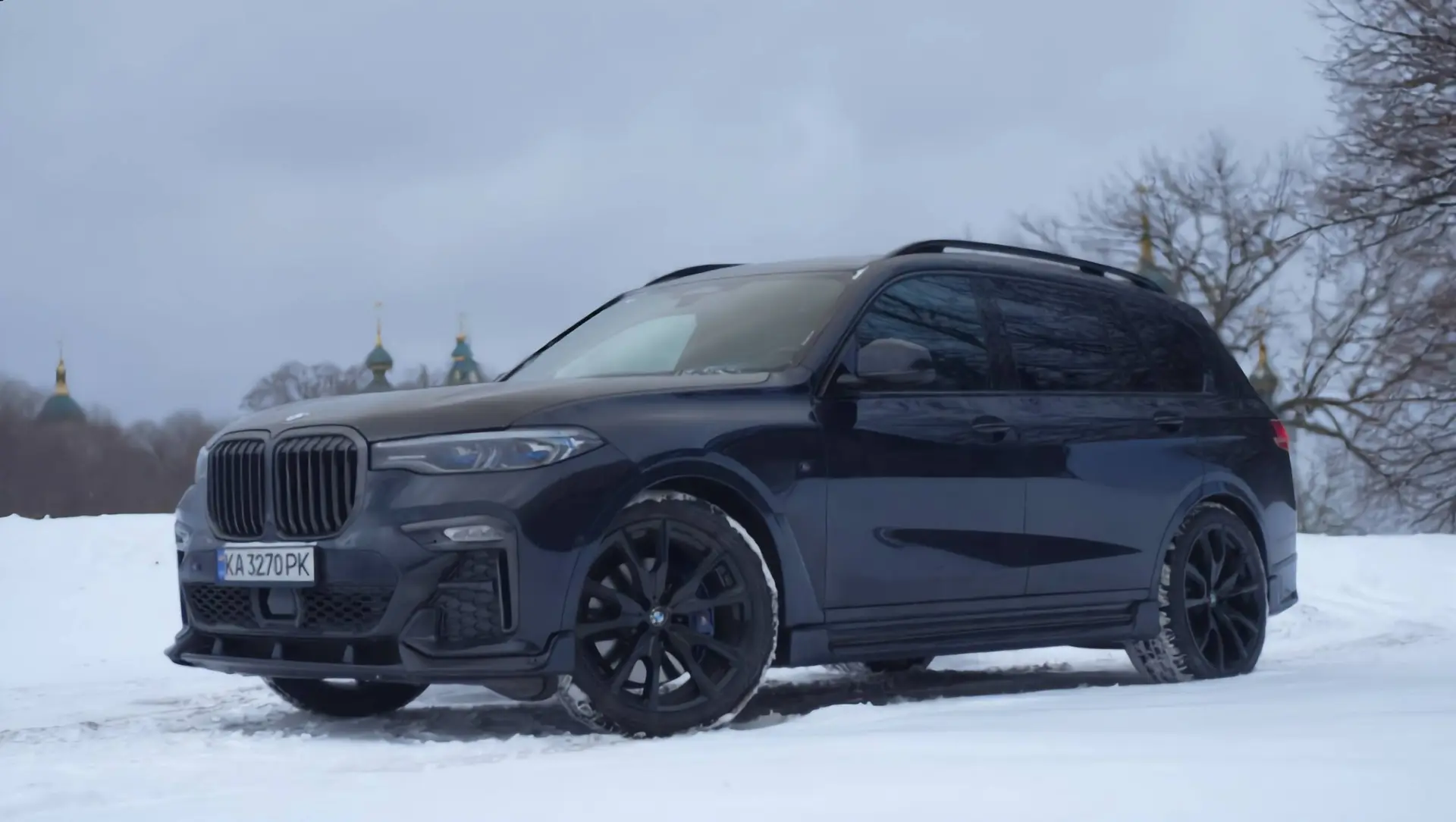 renting BMW X7 image 1