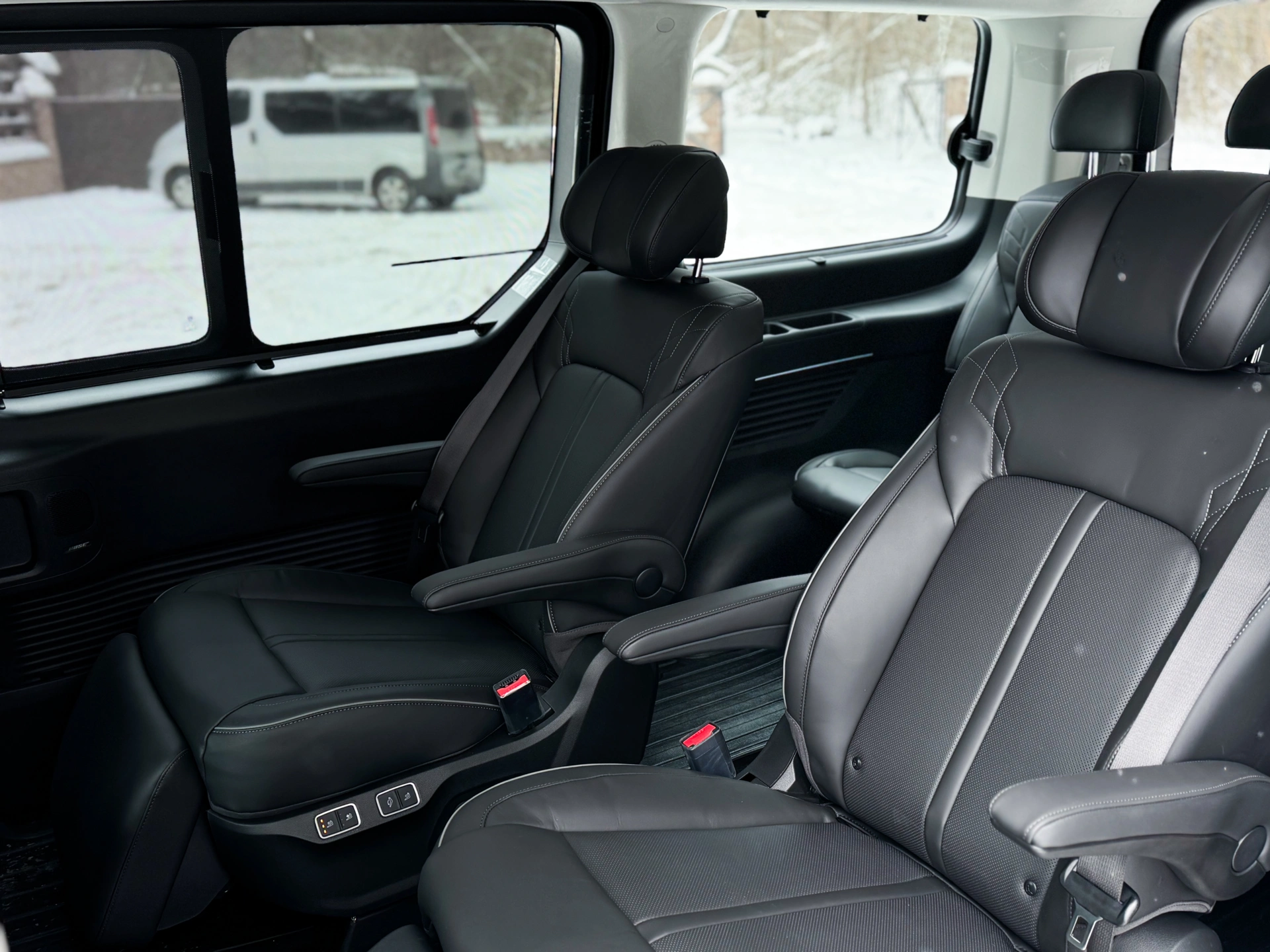 прокат Hyundai Staria Premium фото 3