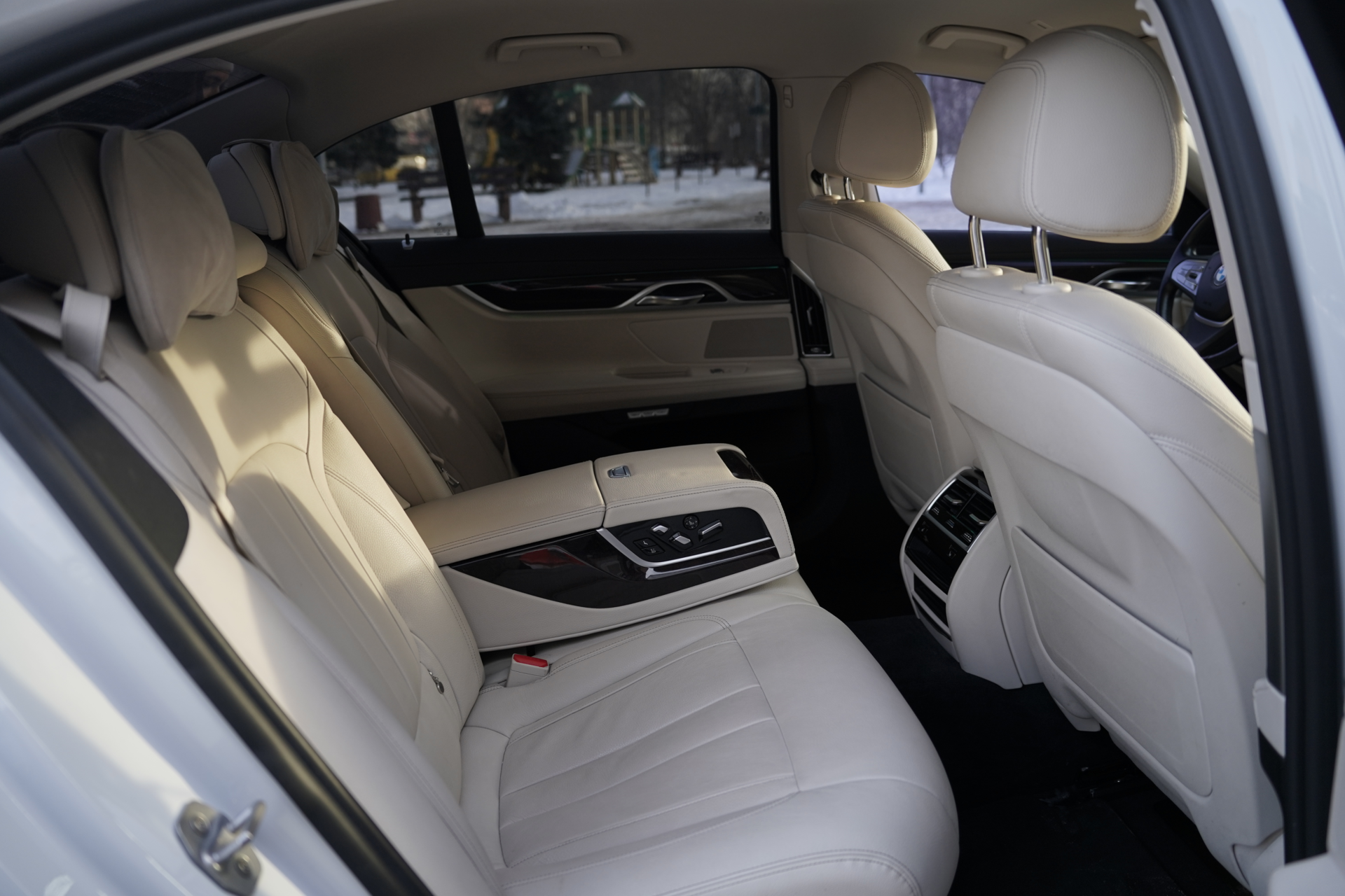 renting BMW 730I image 11