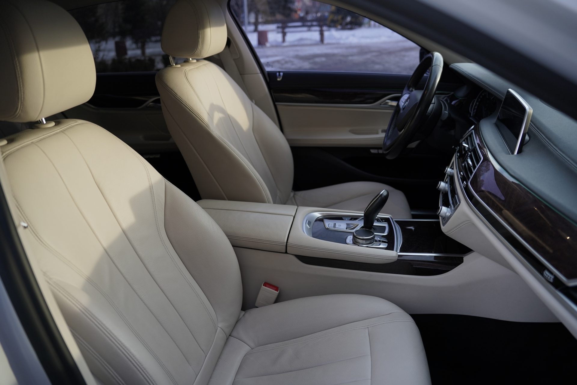renting BMW 730I image 10