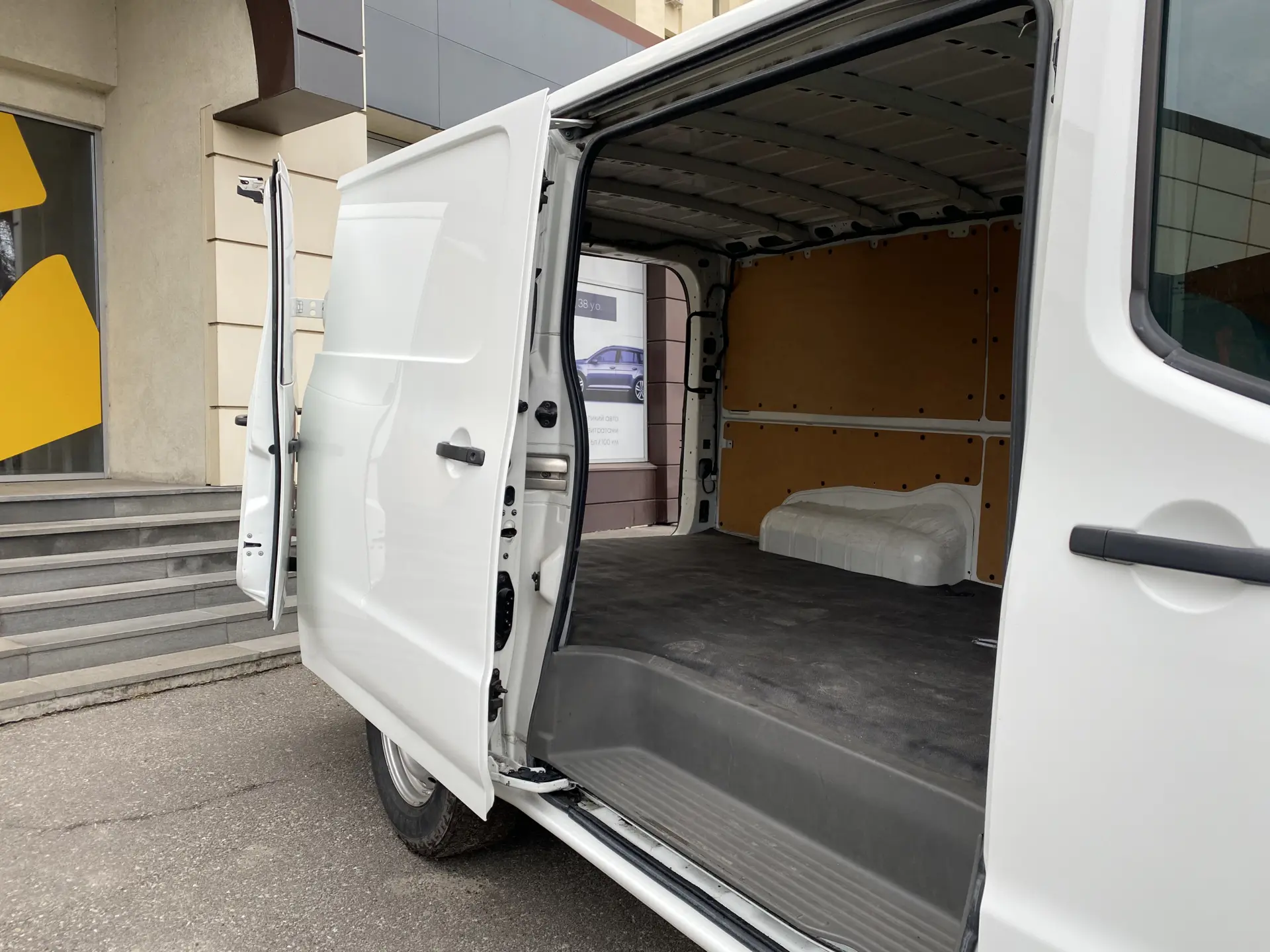 прокат Nissan NV1500 фото 2