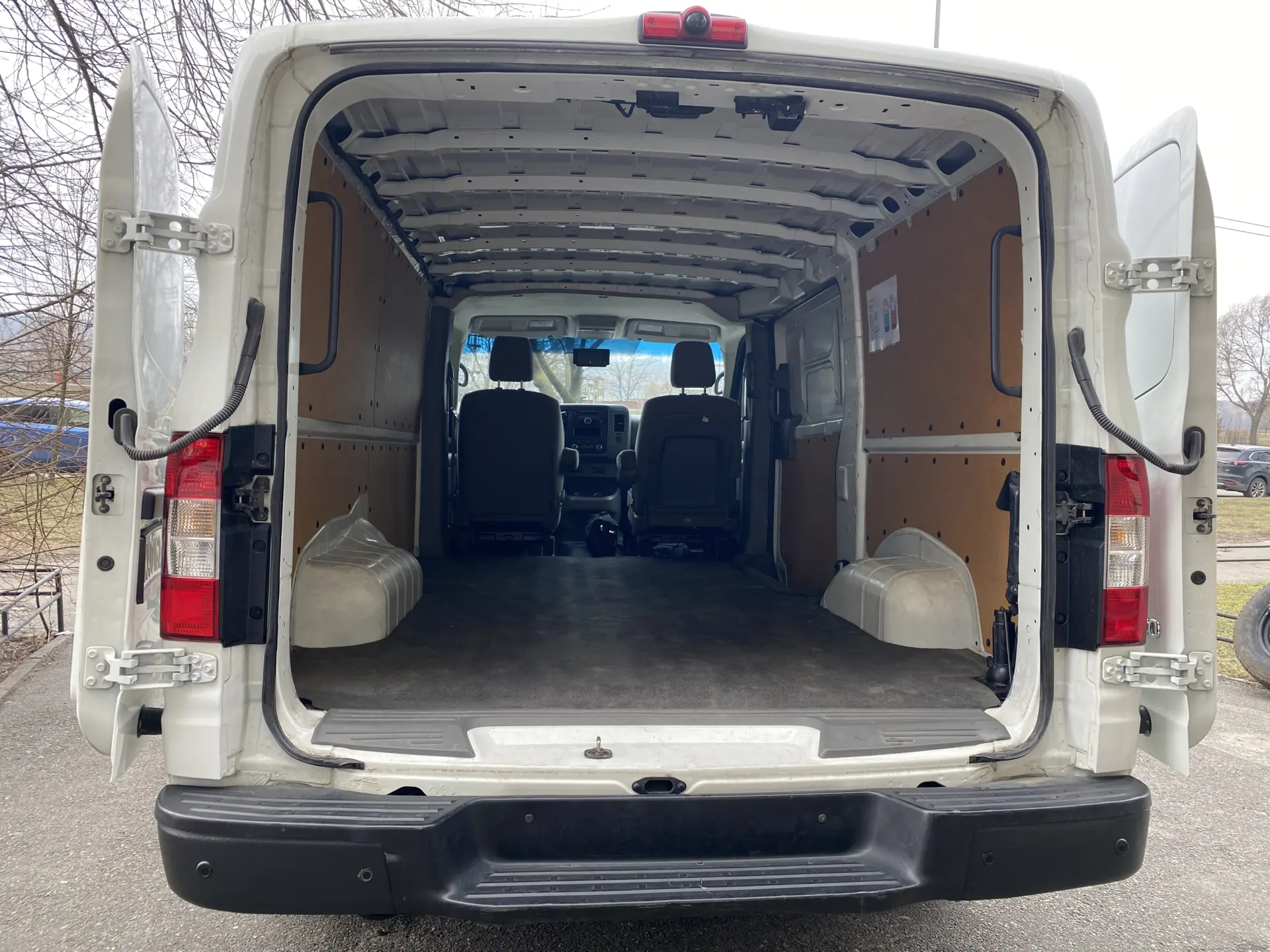 прокат Nissan NV1500 фото 3