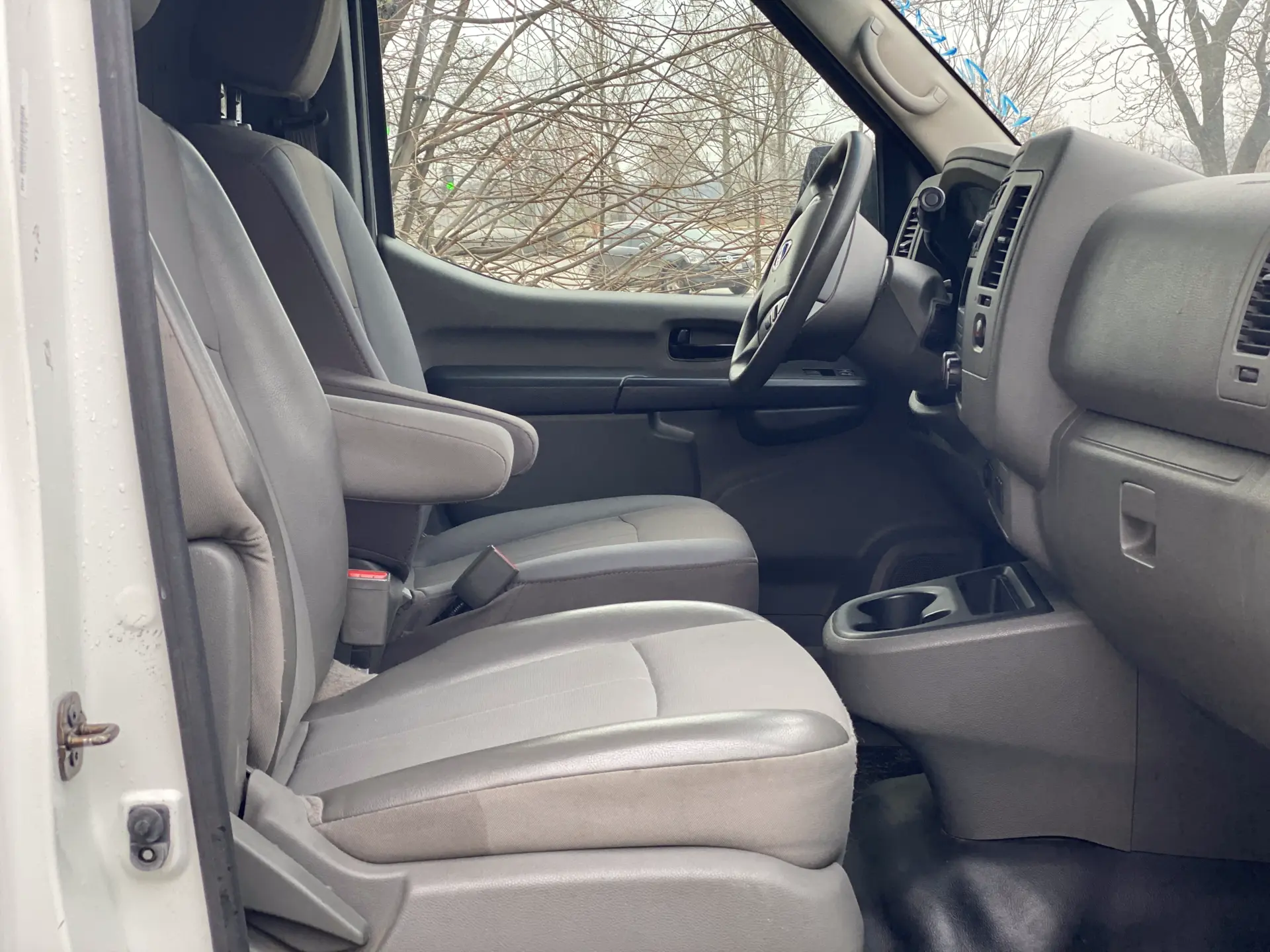 прокат Nissan NV2500 фото 4