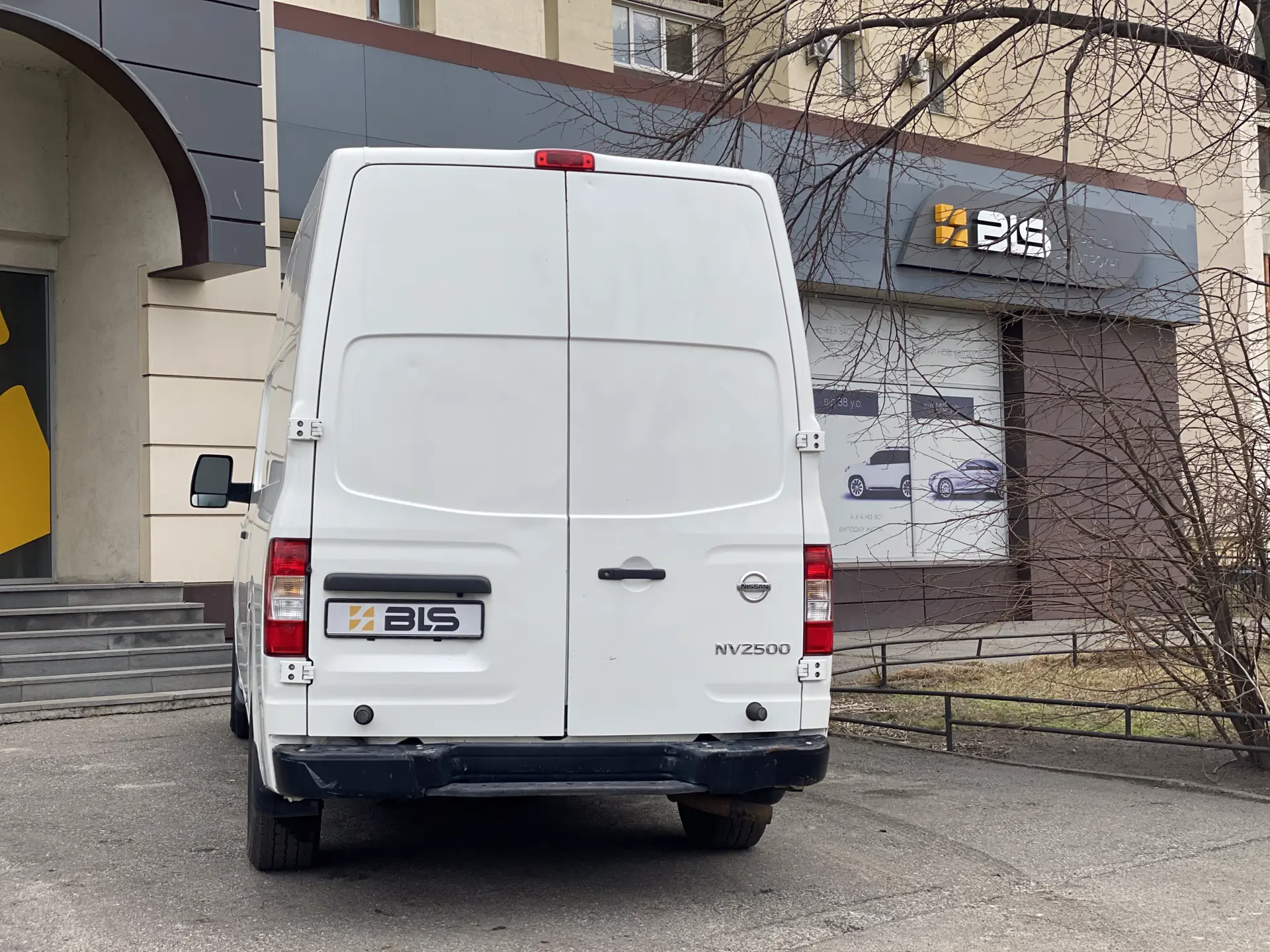 прокат Nissan NV2500 фото 3