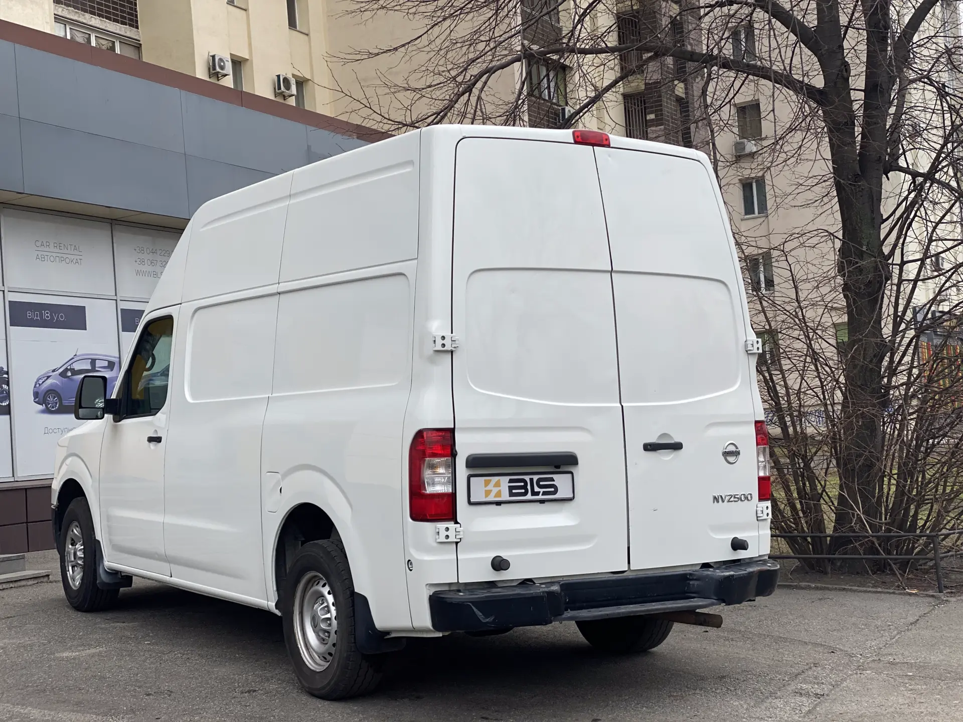 прокат Nissan NV2500 фото 2