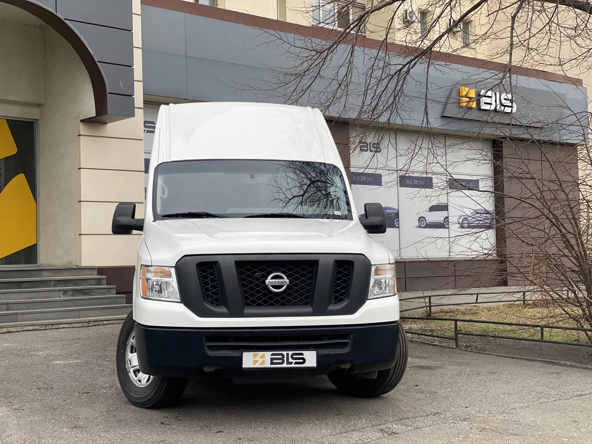 прокат Nissan NV2500 фото 1