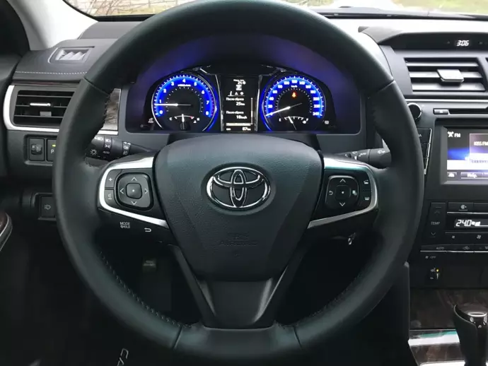 прокат Toyota Camry фото 7
