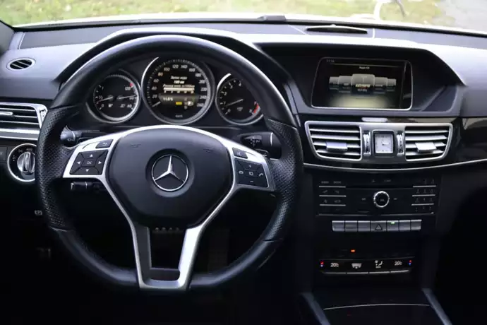 renting Mercedes E220 image 6