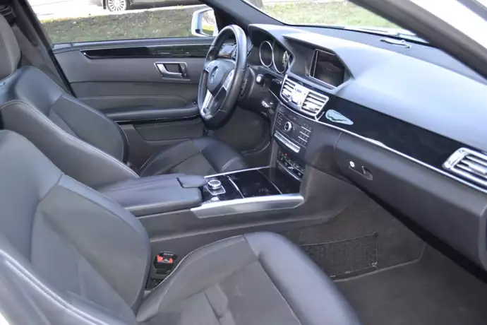 renting Mercedes E220 image 7