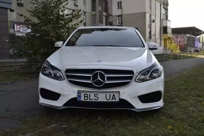 renting Mercedes E220