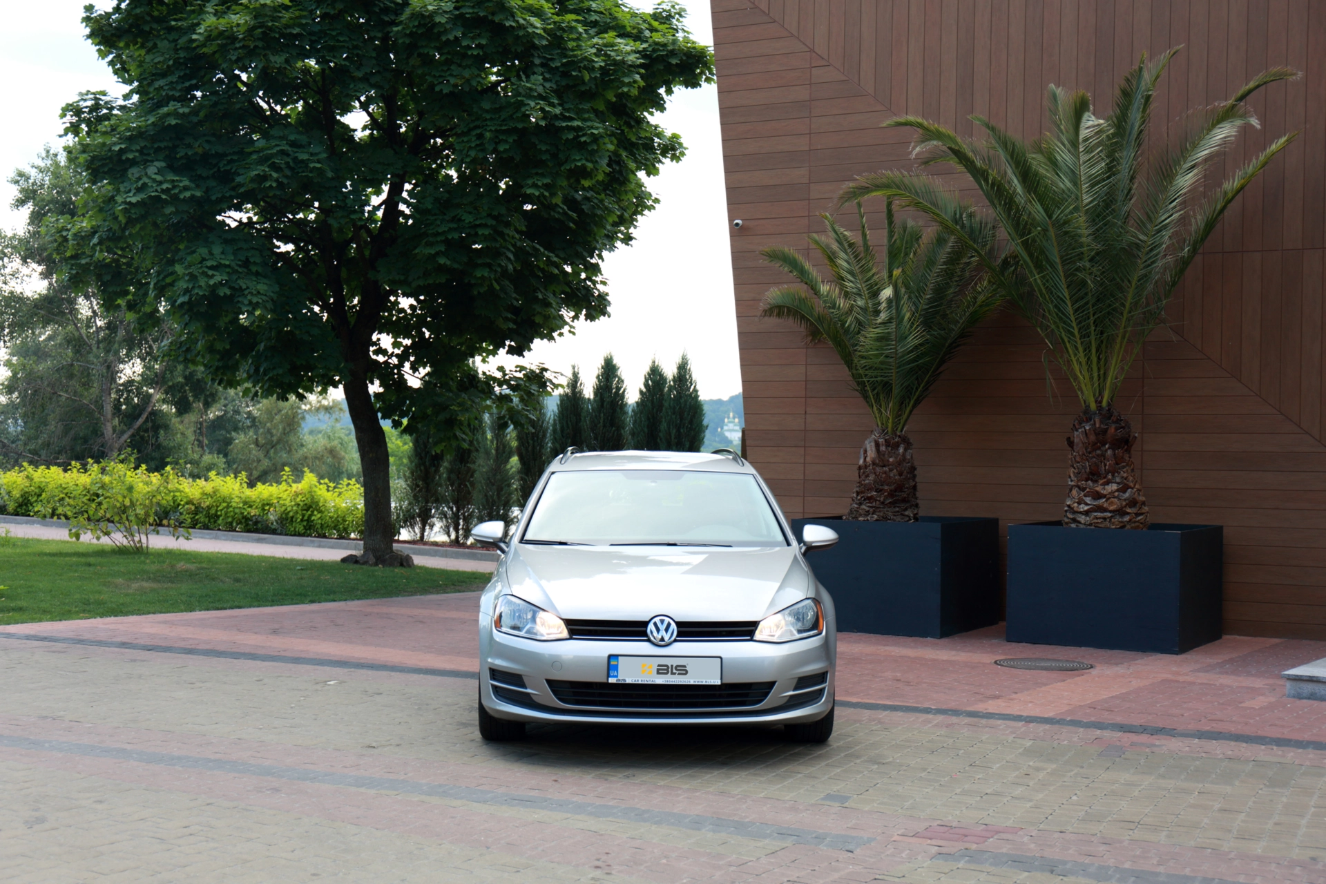 renting Volkswagen Golf Variant