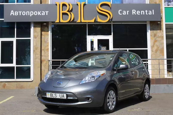 renting Nissan Leaf