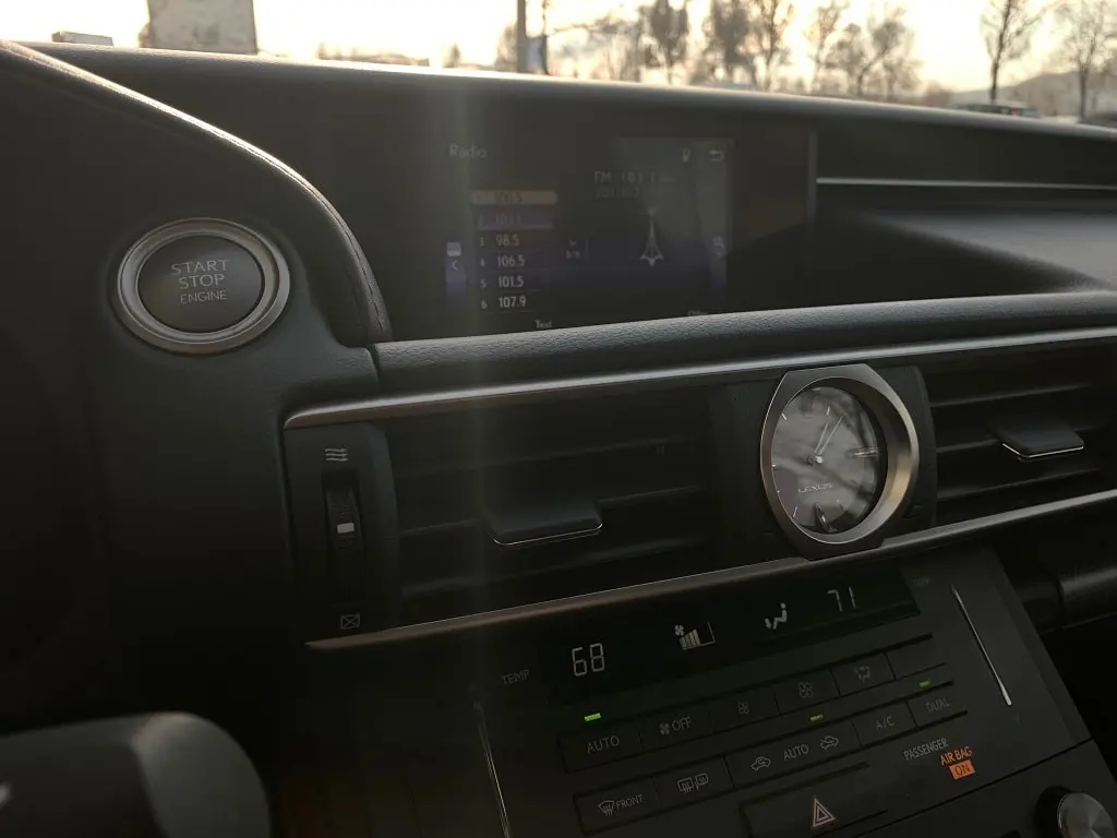 прокат Lexus RC200T фото 6