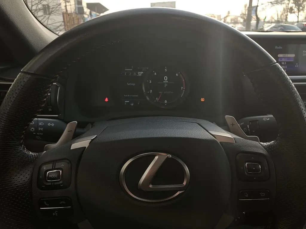 прокат Lexus RC200T фото 4
