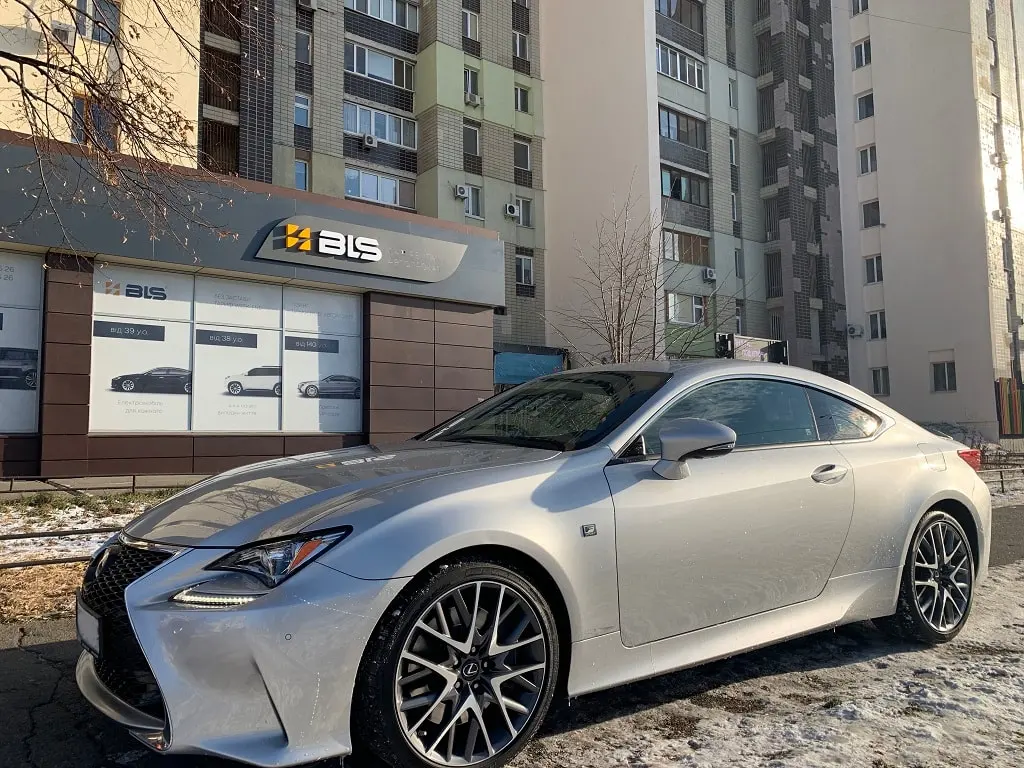 прокат Lexus RC200T