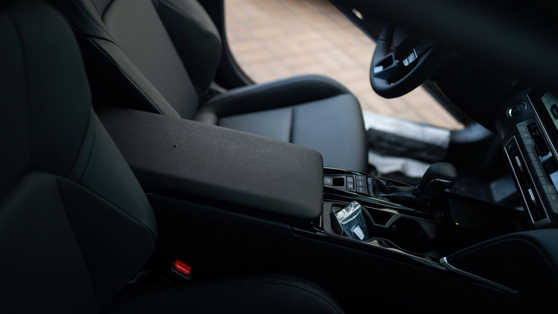 прокат Toyota Camry Hybrid NEW фото 11