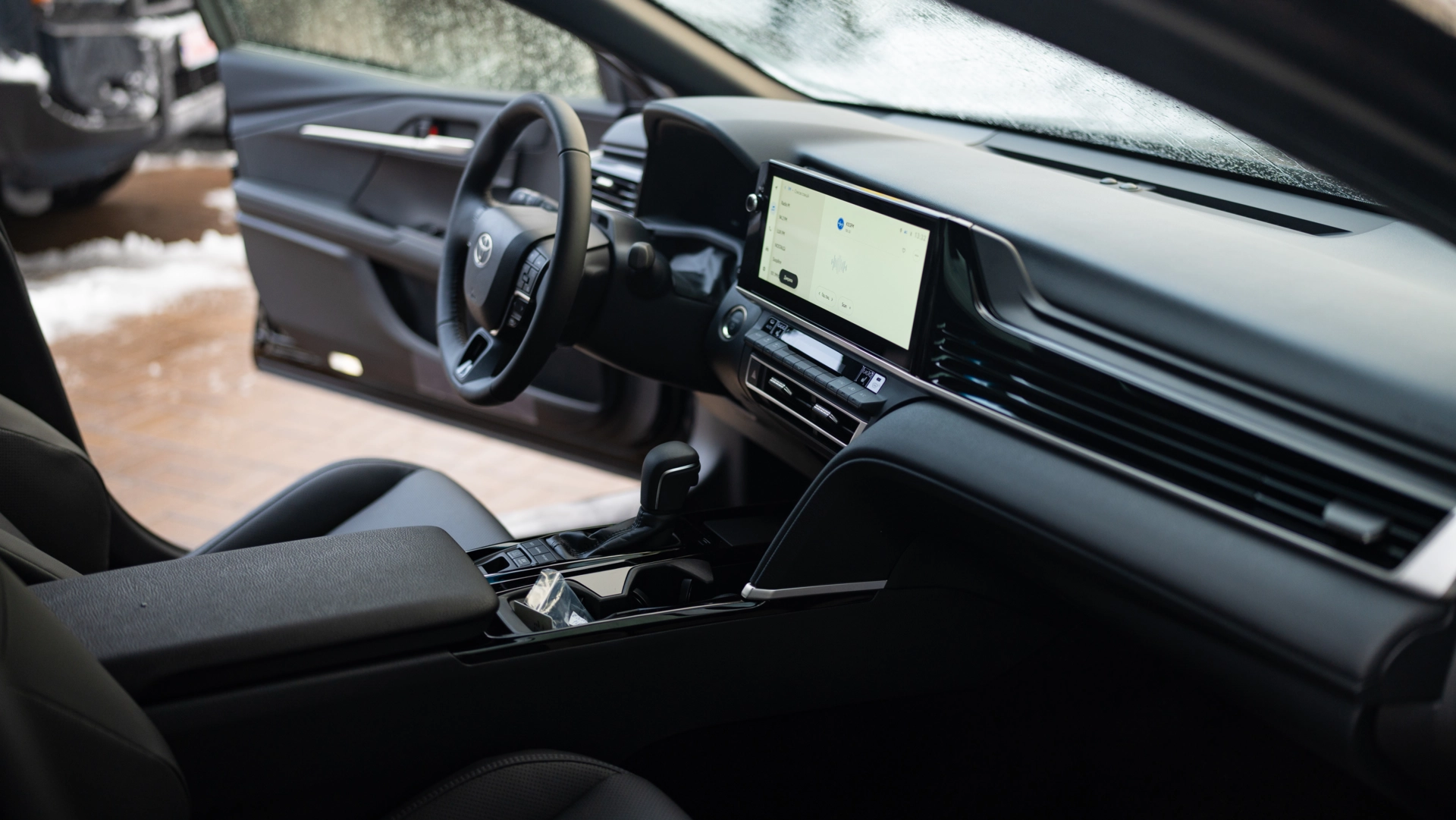 прокат Toyota Camry Hybrid NEW фото 9