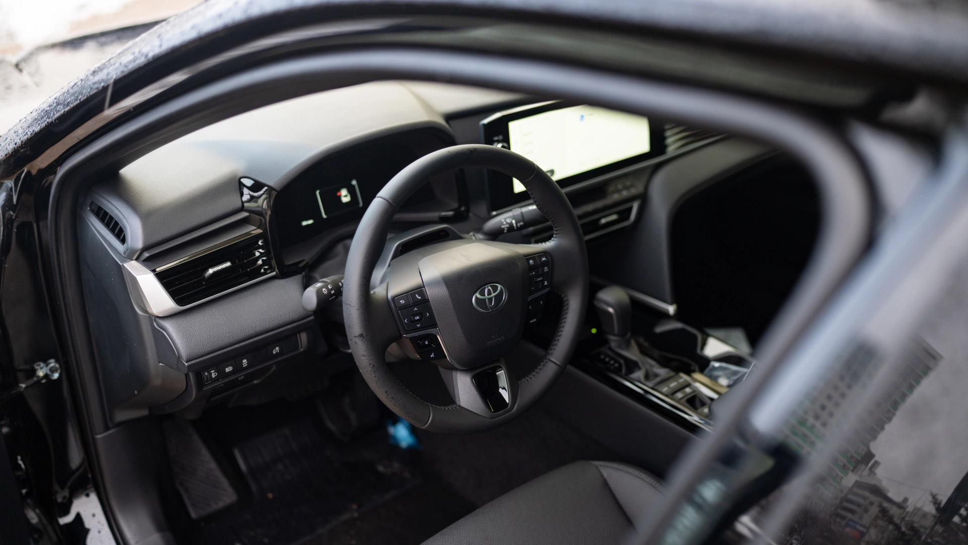 прокат Toyota Camry Hybrid NEW фото 8