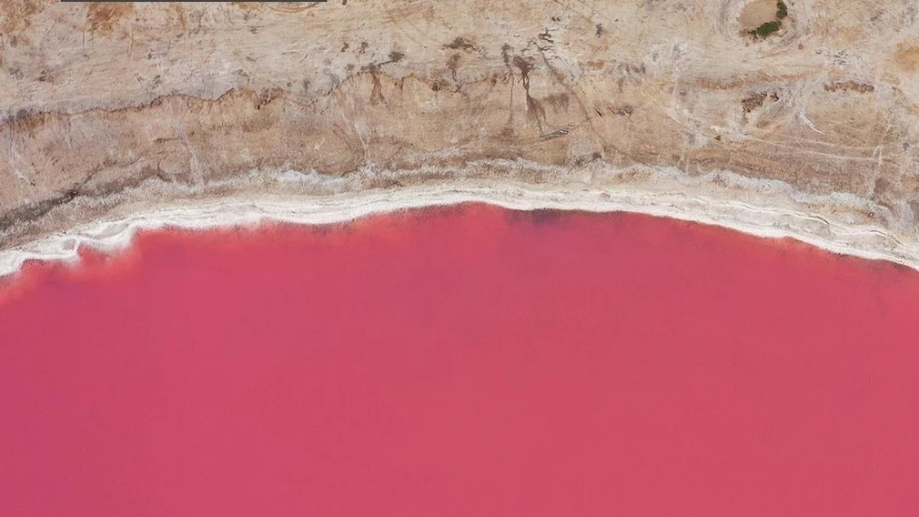 Рожеве озеро