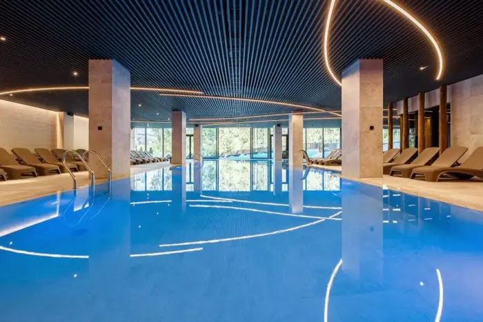 Крытый бассейн — HVOYA Apart-Hotel & SPA