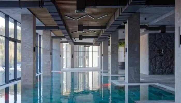 Панорамный крытый бассейн — Rest&Ski Spa Resort