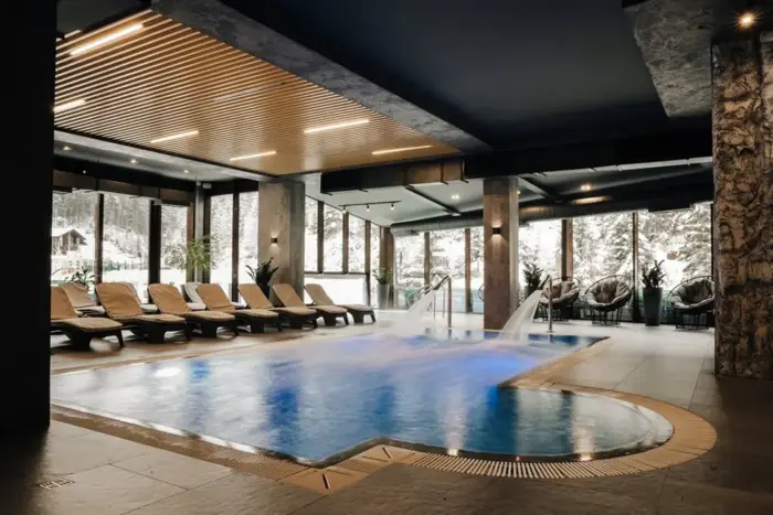 Бассейн в SPA-комплексе — Westhills Cottage Town & Spa