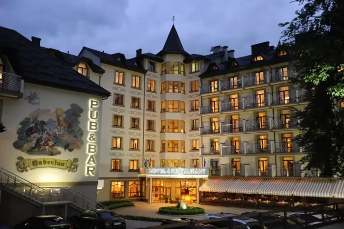 Вечерний вид отеля — Romantik Spa Hotel